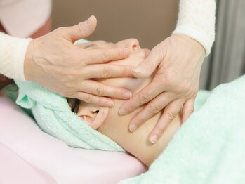 楽楽中国整体院 与野店/小顔フェイシャルマッサージ