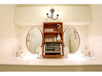 キャロリーヌ 立川店/ドレッサー