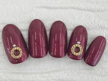 ハニービービー(Honey Bee Bee)/シンプルパーツネイル