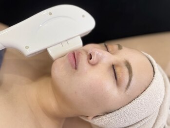 ラフレーズ 大府店/フェイスラインを引き上げ！