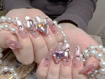 モアネイル 新宿/キラキラネイル/新宿三丁目