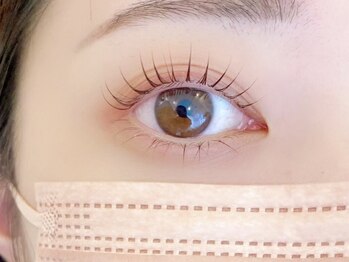 エルデ(Erde)の写真/一本一本丁寧に施術するこだわりの技術で、あなたを主役にする目元に…＊モチの良さに感動しますよ♪