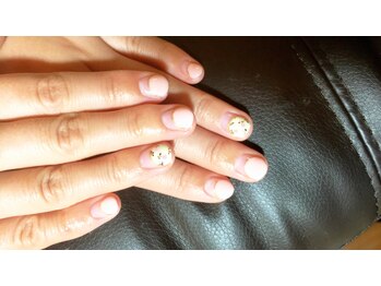 リリアーナ(Liliana)/小花ネイル