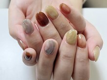 アクイール シュエット/透明感ネイル