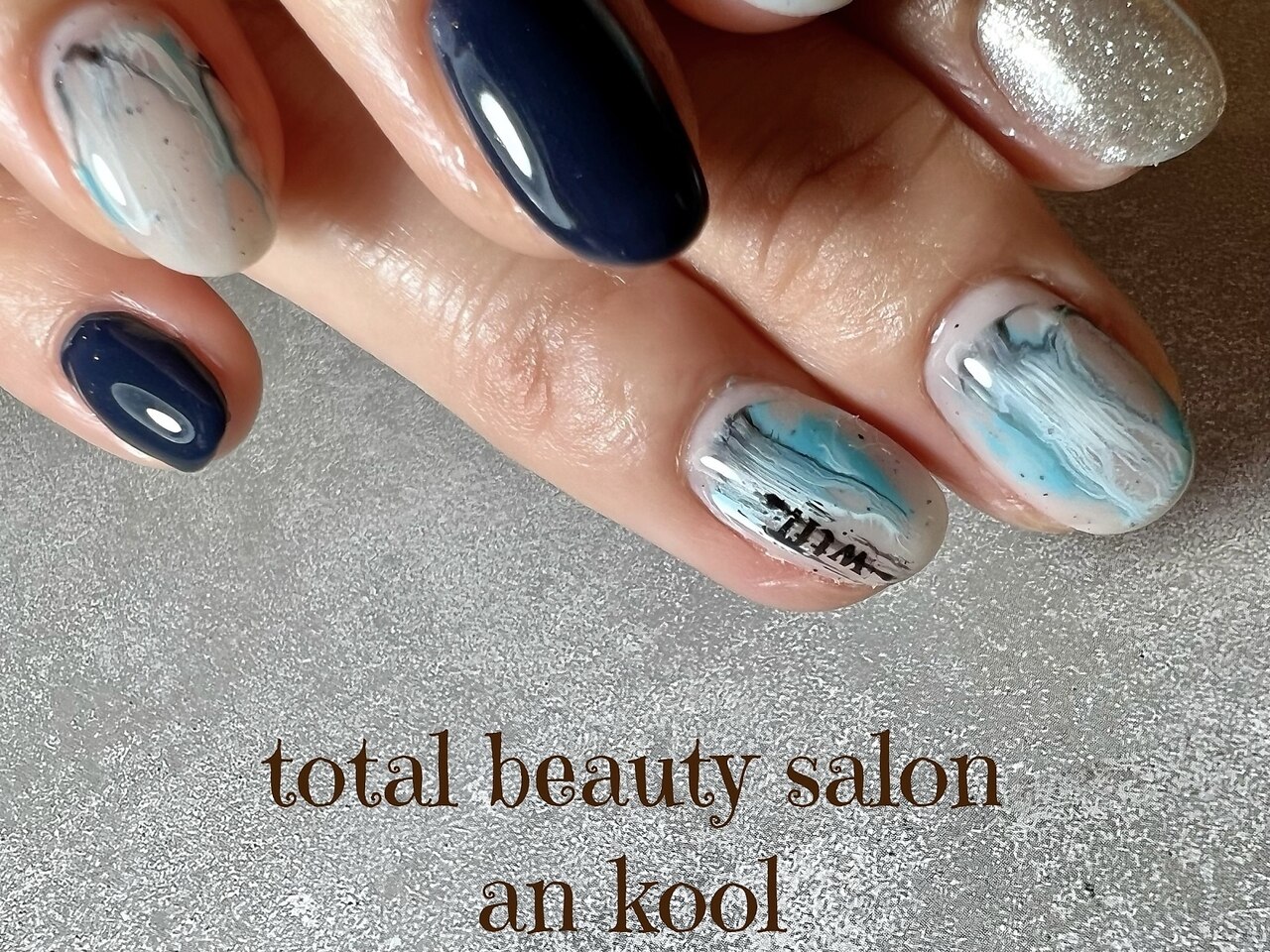 No.345 ネイルチップ 紺 ニュアンス 秋 冬 マグネット ブライダル 2025