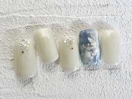 綺麗め大人ブルーニュアンス