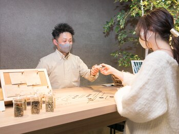 アールイー プライベートサウナ(Re: PRIVATE SAUNA)/受付・アルコール検査
