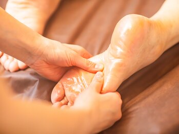 ザ サロン(THE SALON)/神泡炭酸で脂肪燃焼！フットスパ