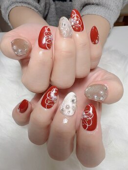 ズンビーネイル(Zunbee nail)/ トレンドネイルチップ取り付け