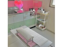 ネイルズサンカケルキュー(NAILS 3×9)の雰囲気（店内はネオンライトがかわいい韓国風♪）