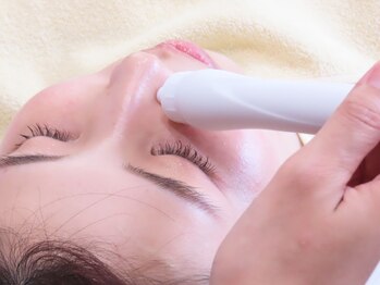 ルシール 仙台店(lucir)の写真/【ハイドロスプラッシュ】古い角質や黒ずみを除去して、毛穴・角栓・いちご鼻撃退！透明感・お化粧ノリUP◎