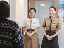 女性の美しさは目もとで決まります。