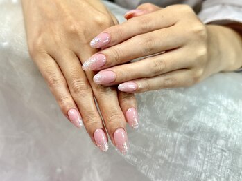 ヒラソルネイル(Girasol nail)/ピンクにラメグラデーション