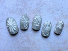 シープラスエー(C+A)/陶器のお皿を連想させるDesign