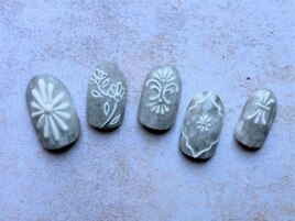 陶器のお皿を連想させるDesign