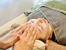 ニニ(nini)/施術風景（フェイシャル）