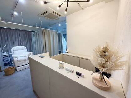 アン アイサロン ノワール(UNE eyesalon Noir)の写真