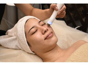 ユウェール(JUWEEL)/美容液を120倍浸透させてくれる