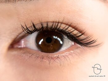エム(M)/flat matte lash