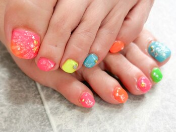 テラス(TERRACE)/カラフルトロピカルフットネイル