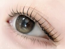 【まつ毛パーマ】自まつ毛を活かした似合わせデザインで、毎日が楽になる美しい目元へ