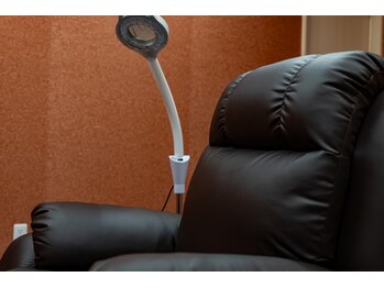 メンズ眉サロン クリスタル/施術室2