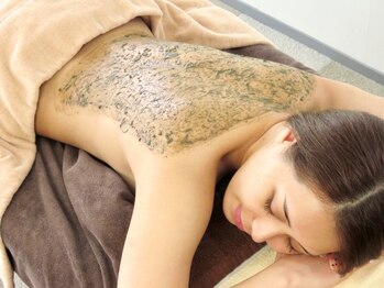スキンハピネス(skinhappiness)の写真/東京で沢山のお客様の背中ケアをお手伝いした実力派サロンが、ついに沖縄にOPEN★