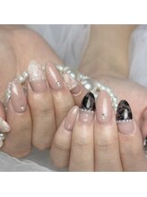 モモ(Momo)/バイカラーレースネイル