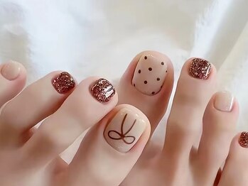 エイチワン(H1)/一年通して人気のフットネイル