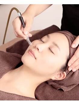 エステティックアンドネイル ローズ(ESTHETIC&NAIL Rose)の写真/毛穴洗浄と最新プラズマ技術で黒ずみ毛穴ケア☆透明感あふれるつるんとなめらか美肌をあなたに♪
