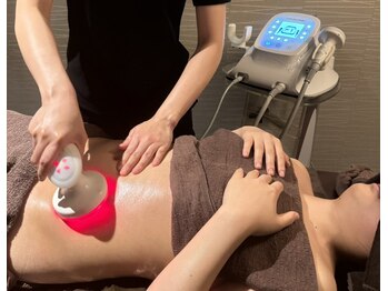 スンダリスパの写真/【本気の痩身を目指す方へ!】強圧デトックスインドエステ×最新AI機能付360℃脂肪冷却マシンでパワフル痩身