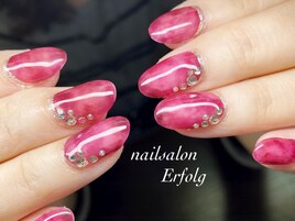 ボルドーカラーの冬ネイル