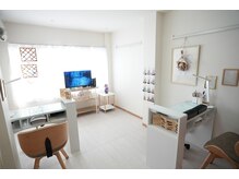 セレクト(Select)の雰囲気（シンプルで落ち着いた雰囲気のサロンです。）