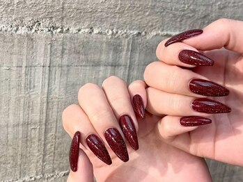 レイシア(Raysia)の写真/長さ,形も思いのまま♪自爪の形にコンプレックスがある方も魅せたくなるような理想の指先に！