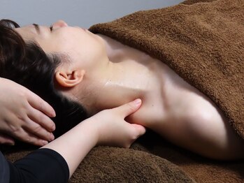 リマナ(Limana)/首肩こりに漢方アロママッサージ