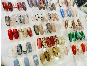 エールーム(A-Room)の写真/【季節のデザイン多数ご用意◎】綺麗めオフィス系～大人可愛いデザインまでお任せ下さい！見惚れる指先へ♪