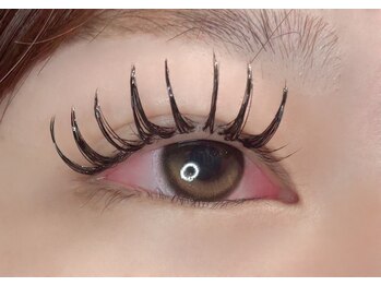 アイドットオクルス(i.oculus)の写真/ボリューム感が欲しい人必見！印象が変わる、しっかり存在感まつ毛で目元を華やかに☆