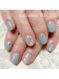 くすみブルーネイル