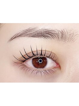 ナチュラル上品な目元にしたい