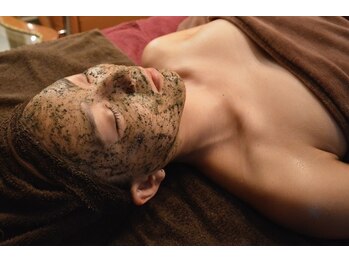 エメトワ(Aimetoi)の写真/いちご鼻でお悩みの方!固く詰まりがちな毛穴&黒ずみを一掃♪何度も触れたくなる、つるんと滑らか肌へ♪