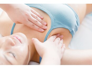 ピュアラ梅田の写真/梅田店口コミ多数！加齢・授乳後のバストにも◎ハリ感UP＆弾力を取り戻す！【愛されバストコース¥1100★】