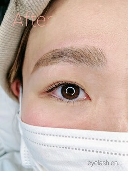 アイラッシュ エン(en...)/上下マツパ×眉パ×眉Wax