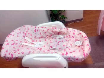 桜カイロプラクティックオフィス浜松/赤ちゃん用の椅子兼ベット