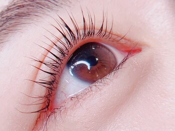 マシェリ(Ma cherie)の写真/大人女性に選ばれる実力派プライベートサロン◎幅広い世代から愛される隠れ家サロンで理想の目元に♪