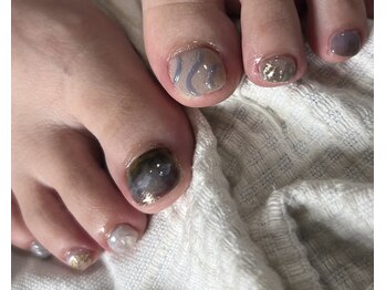 ロエ(LOE)の写真/【foot bathつき◎】丁寧なケア&モチの良さに自信あり♪お仕事柄ハンドネイルができない方にもおすすめ◎