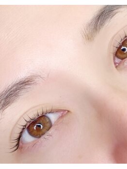 ナチュラル上品な目元にしたい