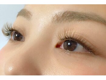 ミニョンアイラッシュデザインサロン 金剛店/「色」を楽しむ♪エアリー