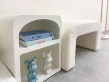 ベルティークアイ(Beltheque Eyes)の雰囲気（写真を撮って映えたくなる受付待合スペース★全身鏡もございます）