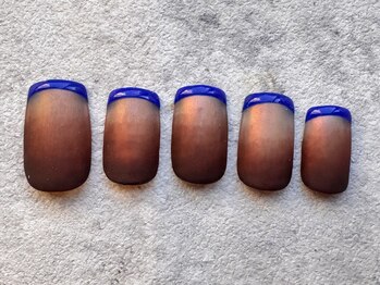 シープラスエー(C+A)/すりガラス風フレンチネイル