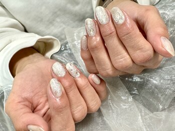 ヒラソルネイル(Girasol nail)/キラキラネイル
